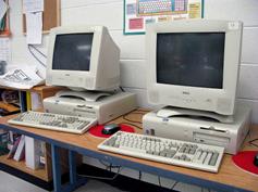 800px-Boxwood_PS_Classroom_computers